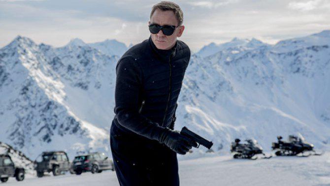 Variety's tweet image. Bond is back! Get a first look at #SPECTRE variety.com/2015/film/news…