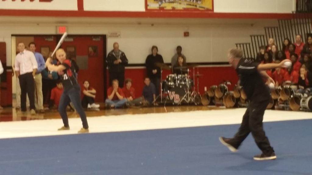 VBHS_Softball's tweet image. Home run derby...showing to the boys how it&apos;s done #veropride #vbhssoftball