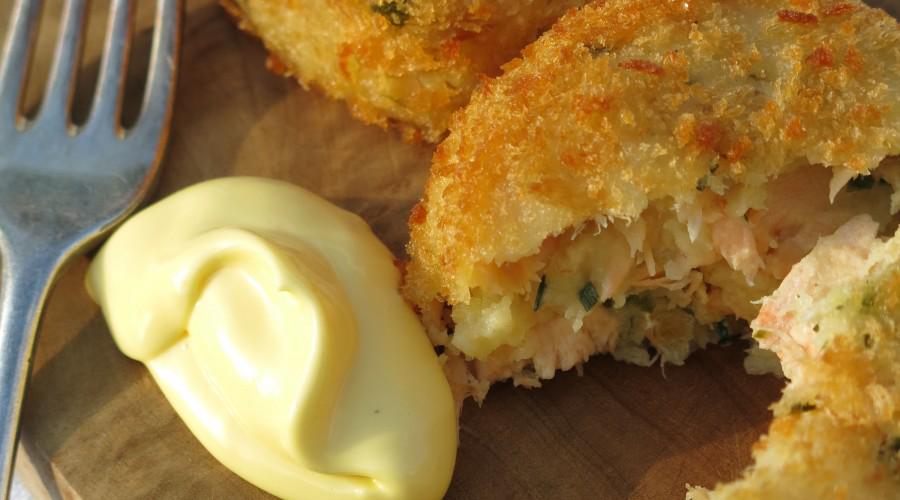 smallwwwfoods's tweet image. One of our most popular dishes is our salmon and herb fishcakes. #DeliciouslySimple smallworldfoods.co.uk/team-view/laur…