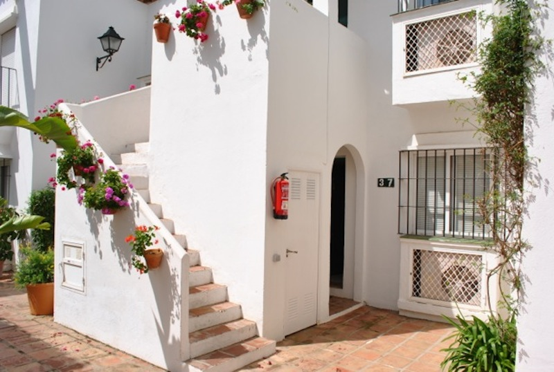 Kinosvip's tweet photo. Check out this #house, located in #ES, #Andalucia, #Marbella! http://t.co/IKEcfoeazX #MondProp http://t.co/21dRwgqXvA