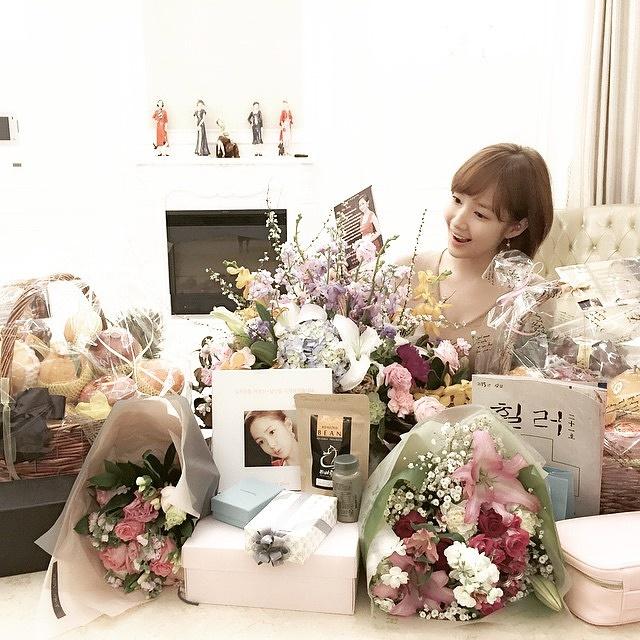 PMYIFANSUNITED's tweet photo. #ParkMinYoung's Ig update

심지어 다 예쁨 ㅠㅠ 휴우 사랑스러운사람들같으니라고!!❤️#종방연 #선물가득 #미뇽갤 #PMY baidu fanclub #ensun club #힐갤 #감사합니다 http://t.co/UDTh2sqzTe