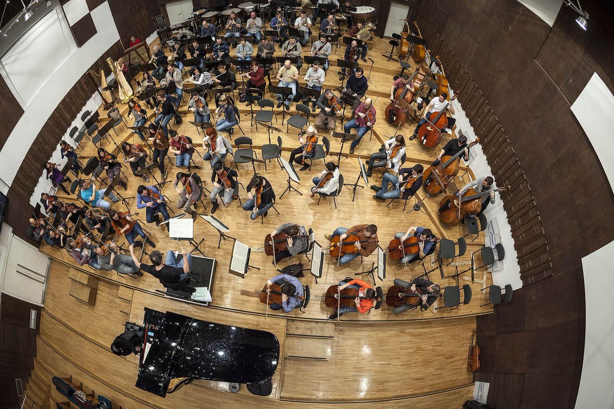 BGFilharmonija's tweet photo. Fabris Bolon, Eliso Virsaladze i Beogradska filharmonija #proba #fisheye #ratimir #petkomu8 http://t.co/TxPKSPiB9S