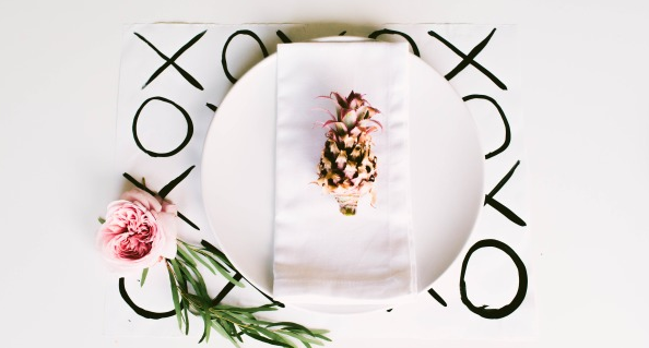 stylemepretty's tweet photo. #DIY #ValentinesDay placemats: http://t.co/JdQHaOsHG2 Photo: To Wander &amp; Seek http://t.co/vcoZT1B0RN