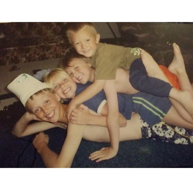 Throw 🔙 to always hanging with the boys