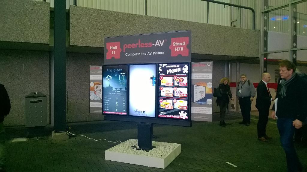 philwaterhouse's tweet image. Great outdoor solution from @PeerlessAV #ISE2015 #Midwich