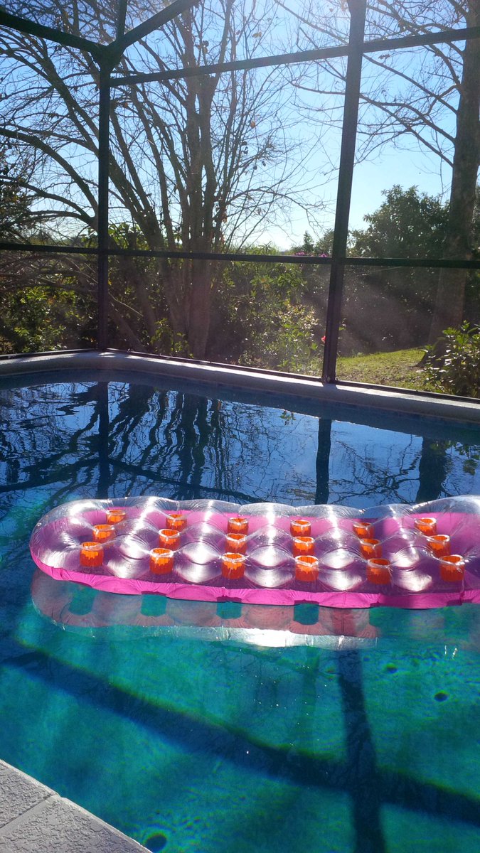 bnmprince's tweet photo. This is the life! #florida #babymoon http://t.co/F5Y6BMzSE5