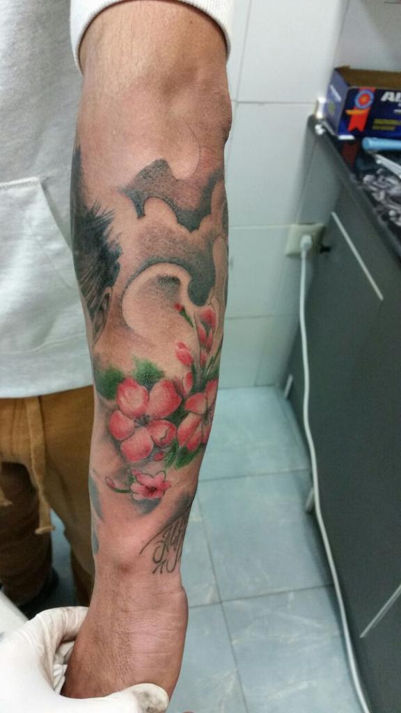 nifillo69's tweet photo. Poco a poco lo tendré todo el brazo jeje http://t.co/XOsVkgc7rZ
