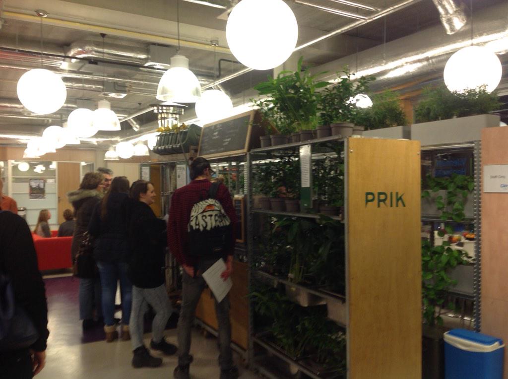 AereshboAlmere's tweet photo. Vanavond #openavond. Met prikbar @UrbanGreeners. http://t.co/ZbuqDS9bLc