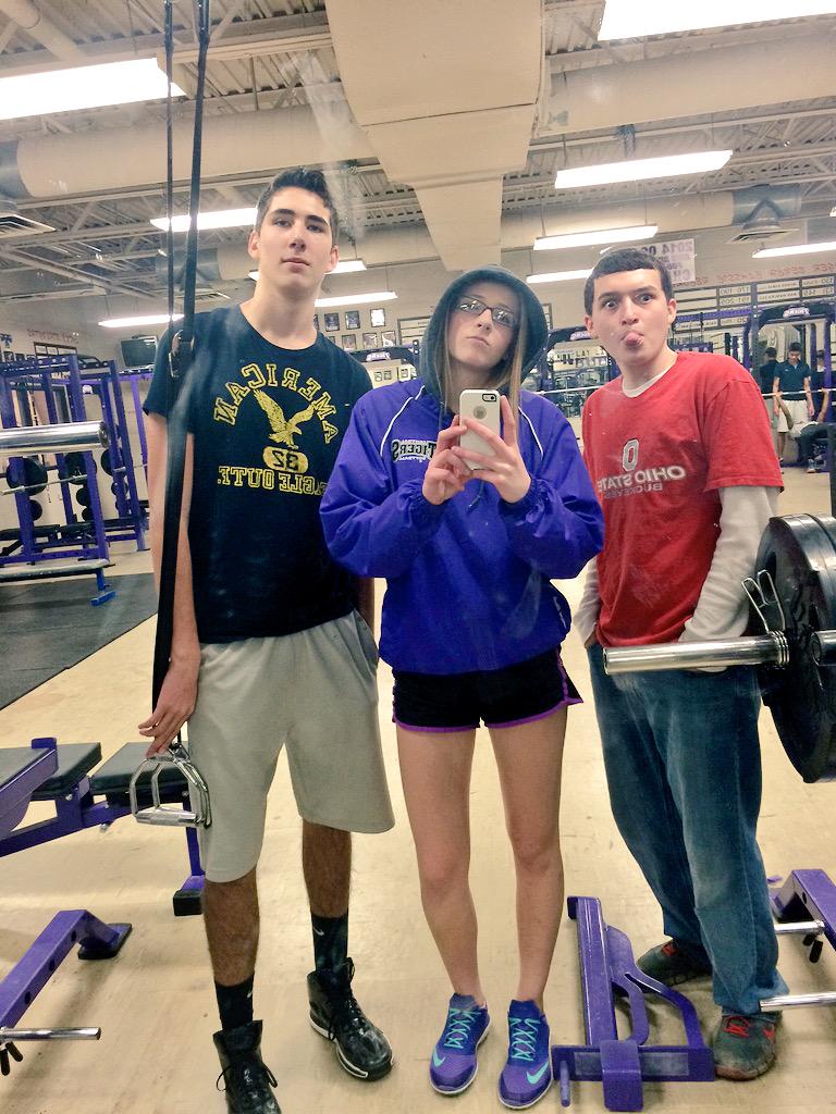 mason_steele18's tweet photo. Lifting with them💪 http://t.co/BLkfqxqIsS