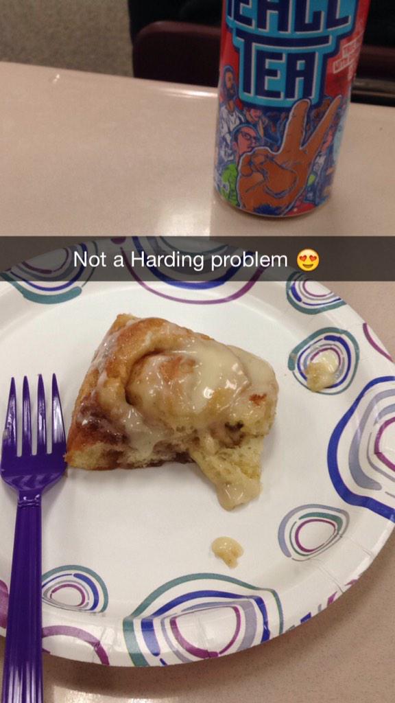 mikalasteiner15's tweet photo. Professor brought us cinnamon bunsπ #NotAHardingProb @Harding_Probs http://t.co/GjqwH1Tr4W