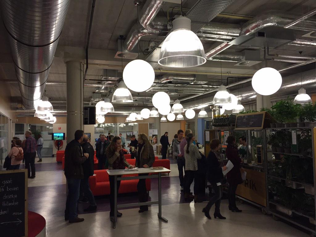 MarkinAlmere's tweet photo. #opendag @cah_vilentum @StudentInAlmere http://t.co/SMnNeod3l1