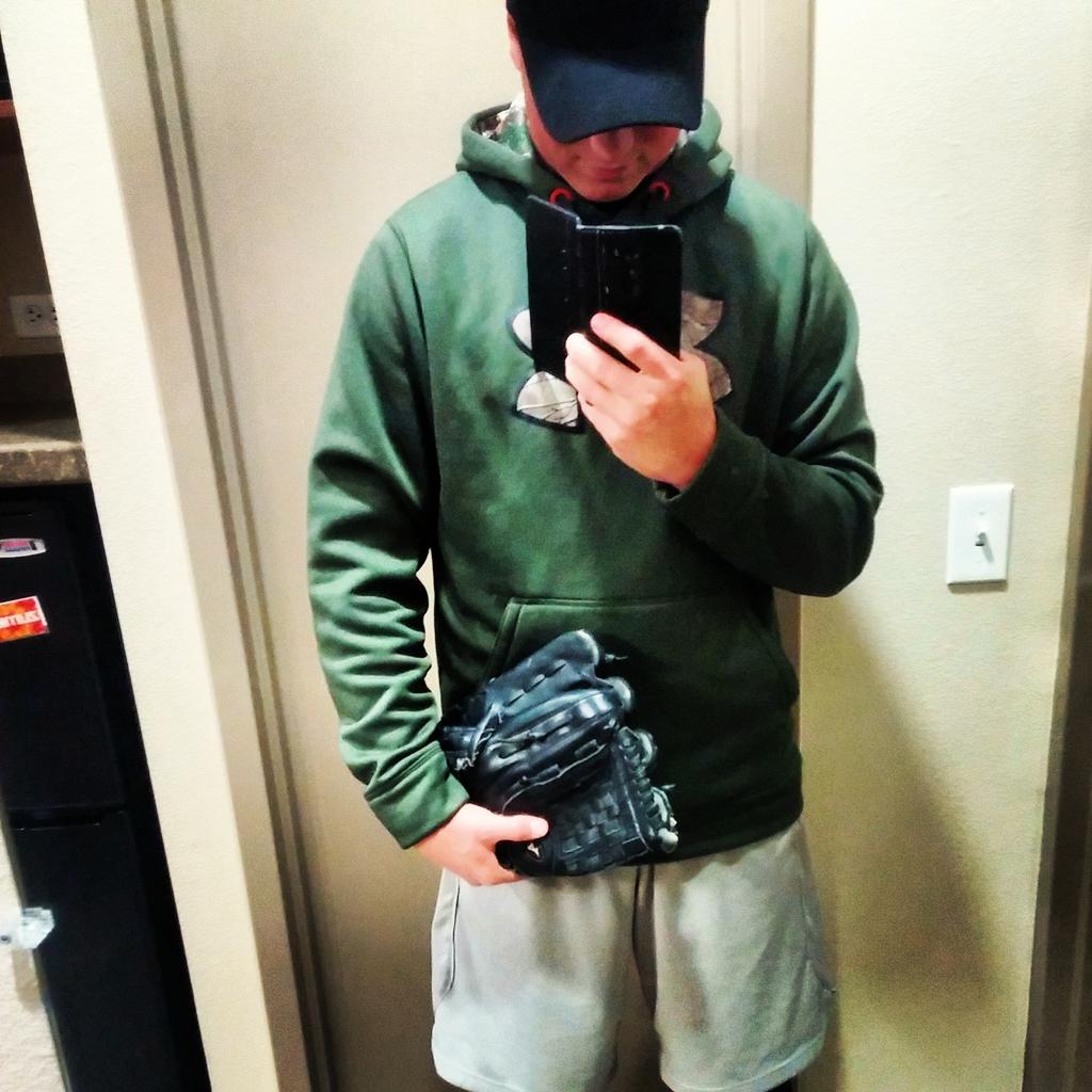 Schlanglite's tweet photo. I'm baaack fuckers! #RebirthingTwitter http://t.co/wImXD9HZZU