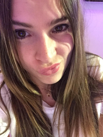 xGoddessMaux's tweet photo. Hello guys! ♥ #SELFIE #GoddessMau http://t.co/eIqn2R0myD