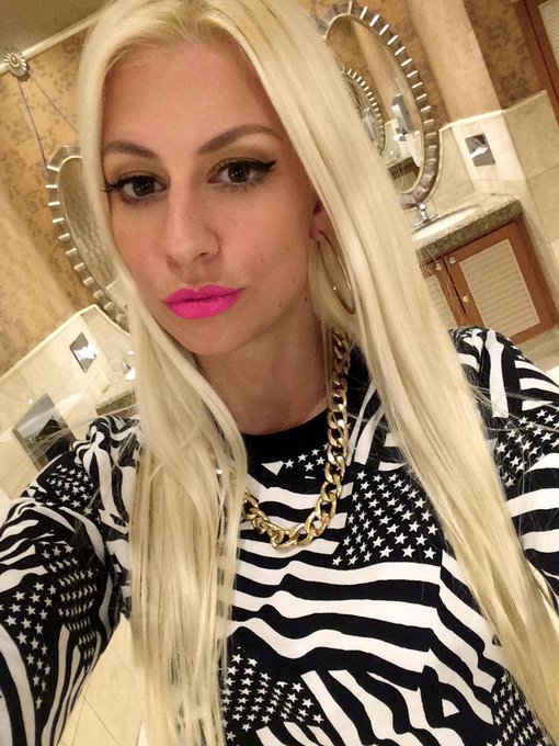 #LuxuryHotelBathroomSelfie #BitchLife #BitchesKnow http://t.co/5q5dzrf4i2<a href="/tag/luxuryhotelbathroomselfie"class="tags">#LuxuryHotelBathroomSelfie</a><a href="/tag/bitchlife"class="tags">#BitchLife</a><a href="/tag/bitchesknow"class="tags">#BitchesKnow</a>