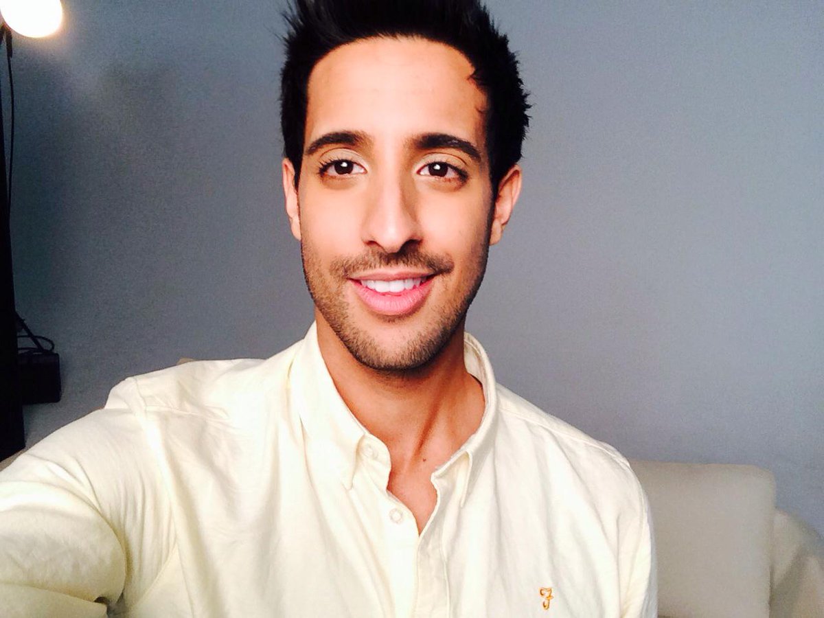 RETWEET für einen FOLLOW!
Favorisiert den Tweet für eine DM (Private Nachricht) 💕