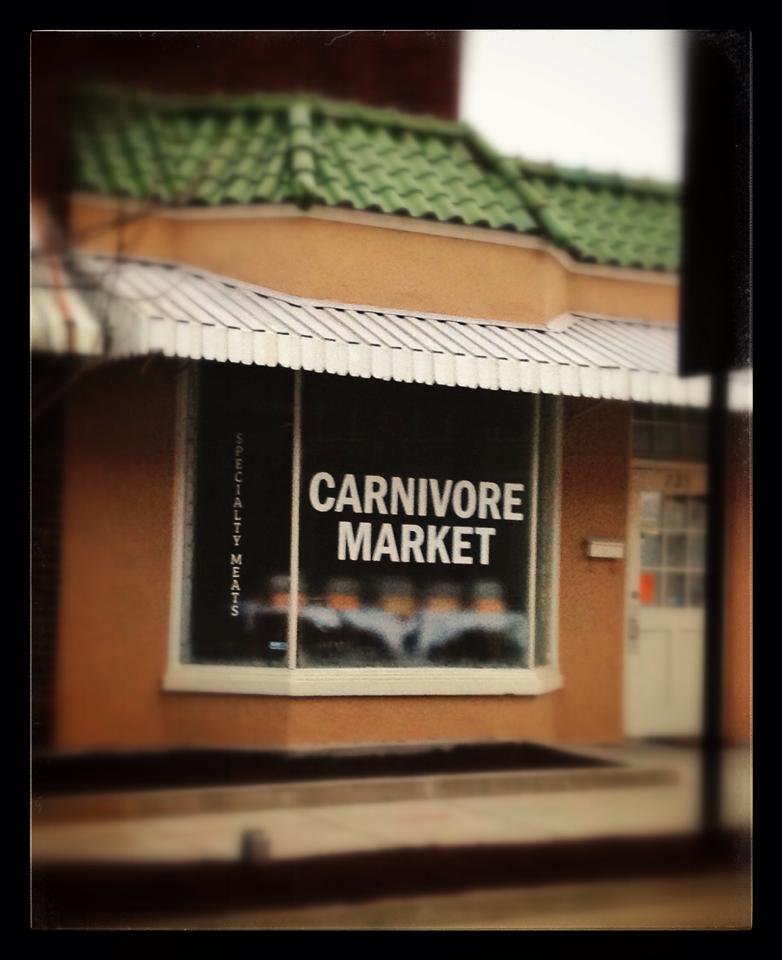 jmshouse's tweet photo. Yet another reason to love @DwtnFranklinTN "It Tastes Good to Be on Top" #FoodChainHumor @CarnivoreMarket http://t.co/22vyPyK38s