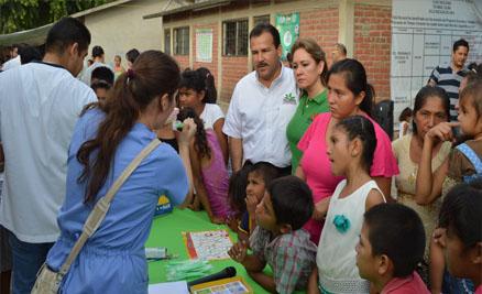 Llevan brigada y entregan despensas a personas vulnerables | goo.gl/2CRmSS