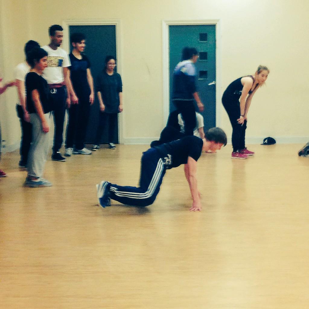 juliahaas07's tweet photo. Check it! Thanks @BreakinKCL for a breakin' taster sesh for #OneWorld2015 Wanna try popping? Come 2night! AR4 NOW! http://t.co/ZpNHTYIROJ