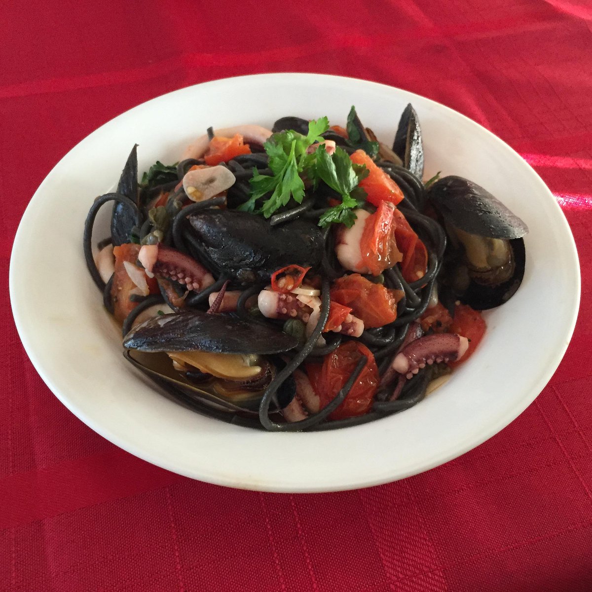 waxlaboratory's tweet image. #portioning for individual servings... #squidink #spaghetti di nero #livetoeat