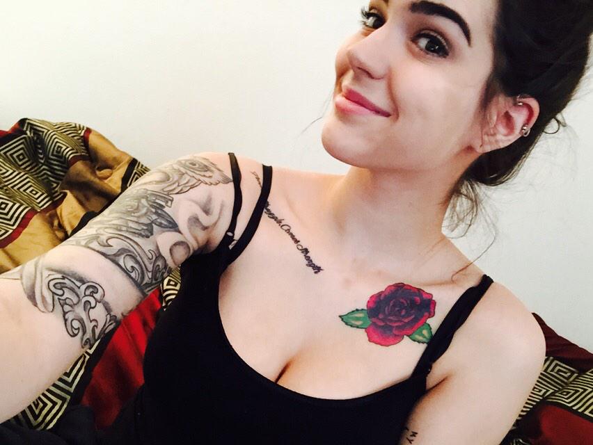 ShySkye_'s tweet photo. Cum play ;) http://t.co/yd3cW2oV88