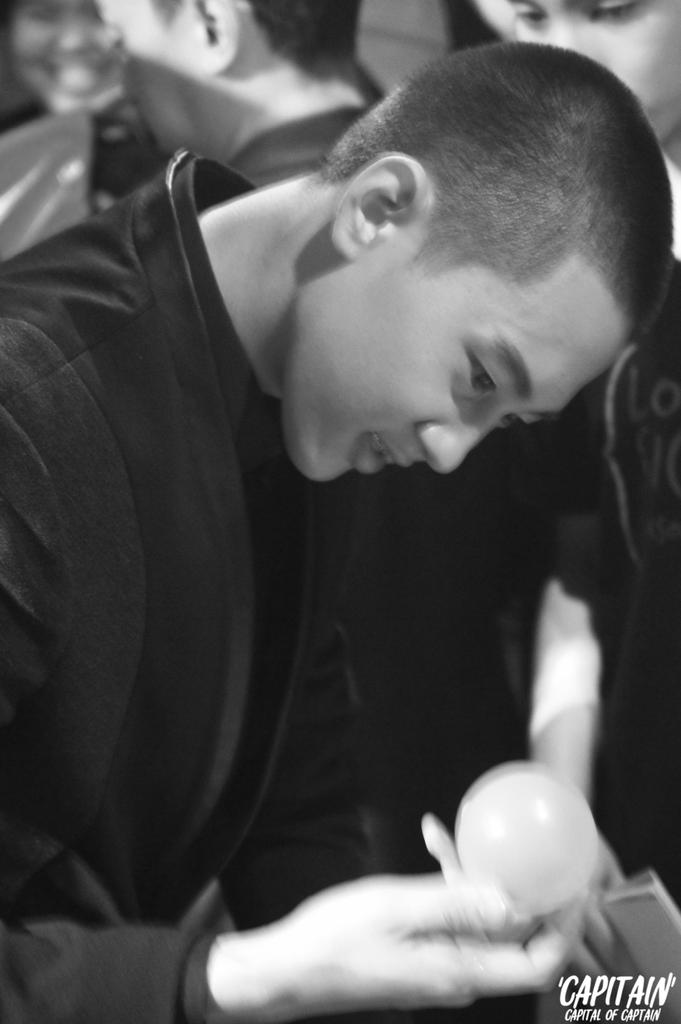 __capitain's tweet photo. เด็กหัวเหม่ง โอ้ยความคิดถึงล้นมากเลย ฮืออออออออออ น่ารักเหมือนเดิม ♡ #lovesicktheseries http://t.co/L7j4BNX3fK