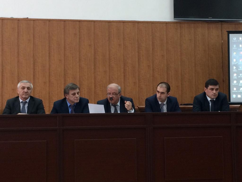 Raziyat's tweet photo. Министр @shakhov_sh и представители @DagMinObr  приняли участие в Стратегической сессии http://t.co/qi4Qv3WulF http://t.co/yL2yNDOemb