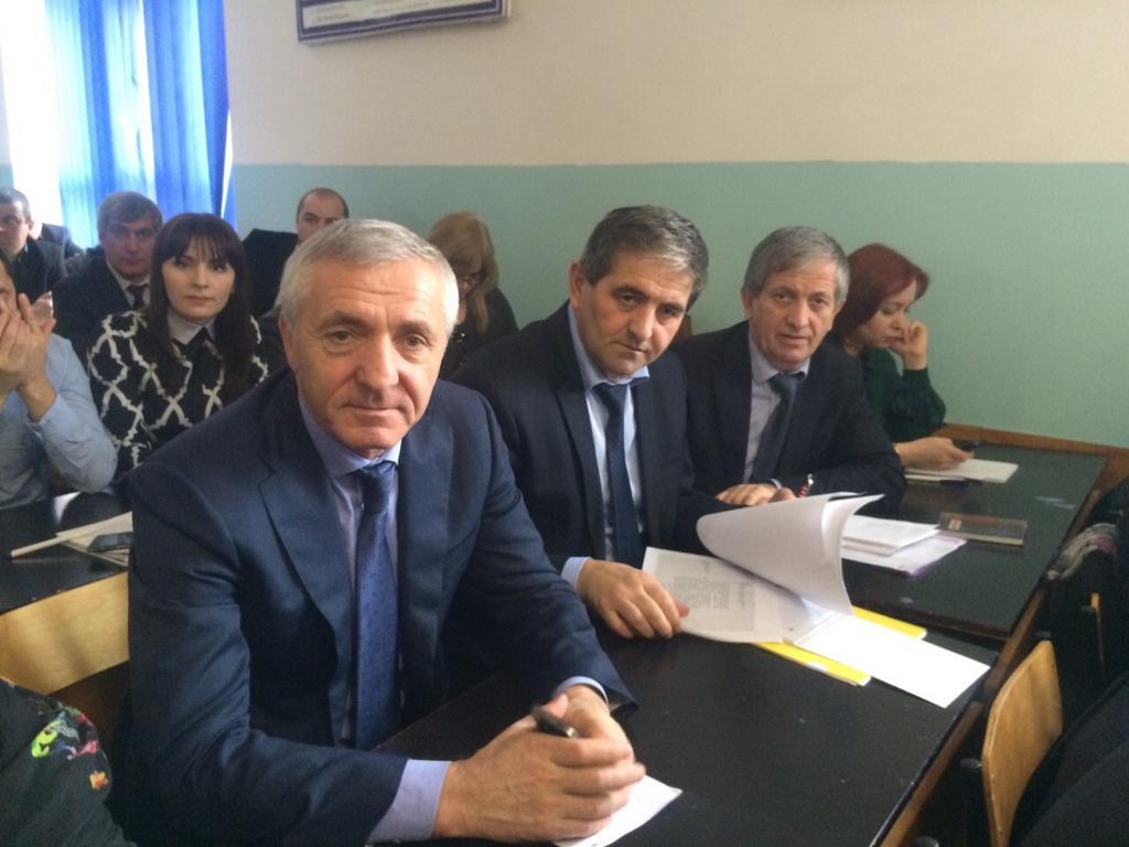 Raziyat's tweet photo. Министр @shakhov_sh и представители @DagMinObr  приняли участие в Стратегической сессии http://t.co/qi4Qv3WulF http://t.co/yL2yNDOemb