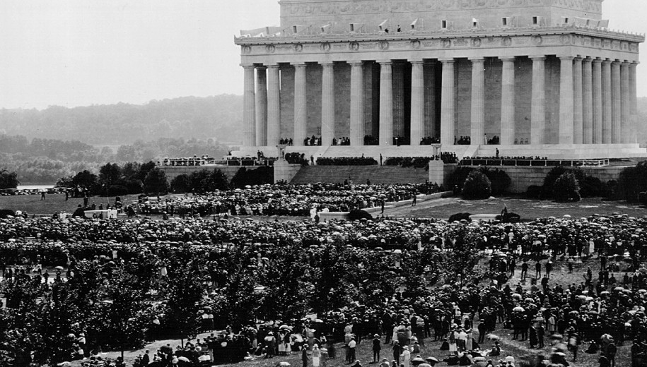nationaljournal's tweet photo. The Lincoln Memorial through the years: http://t.co/C0uCP1WqvT http://t.co/yeWTSoiRz7