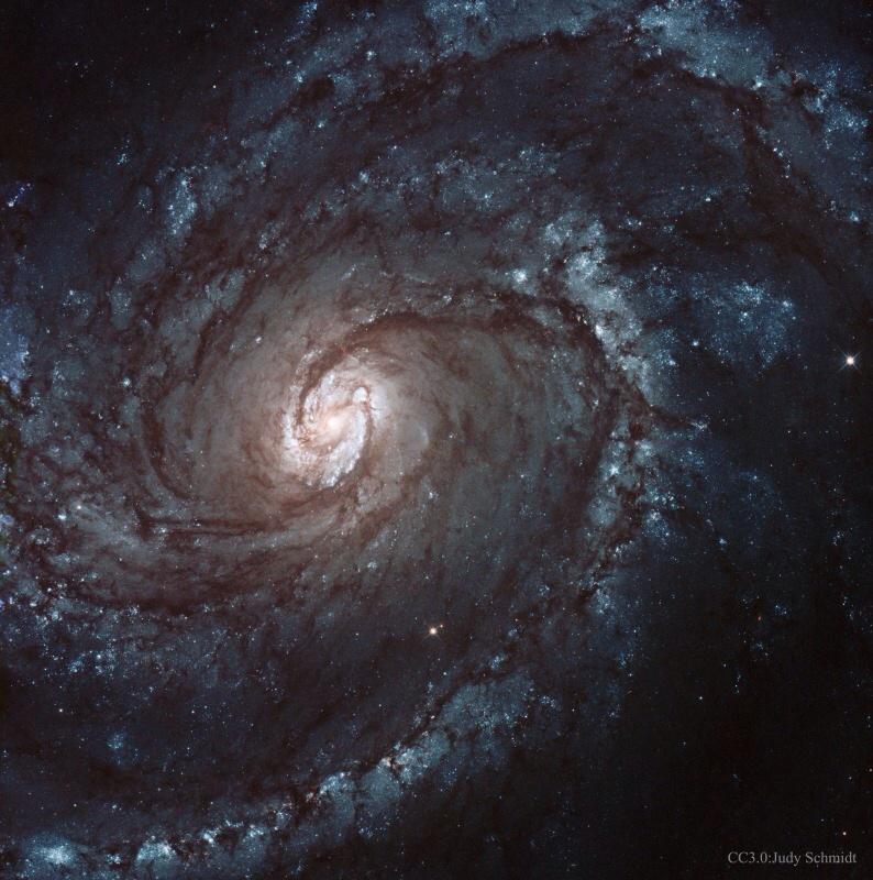 Space__pics's tweet photo. M100: A Grand Design Spiral Galaxy http://t.co/1CFIJDEY0R