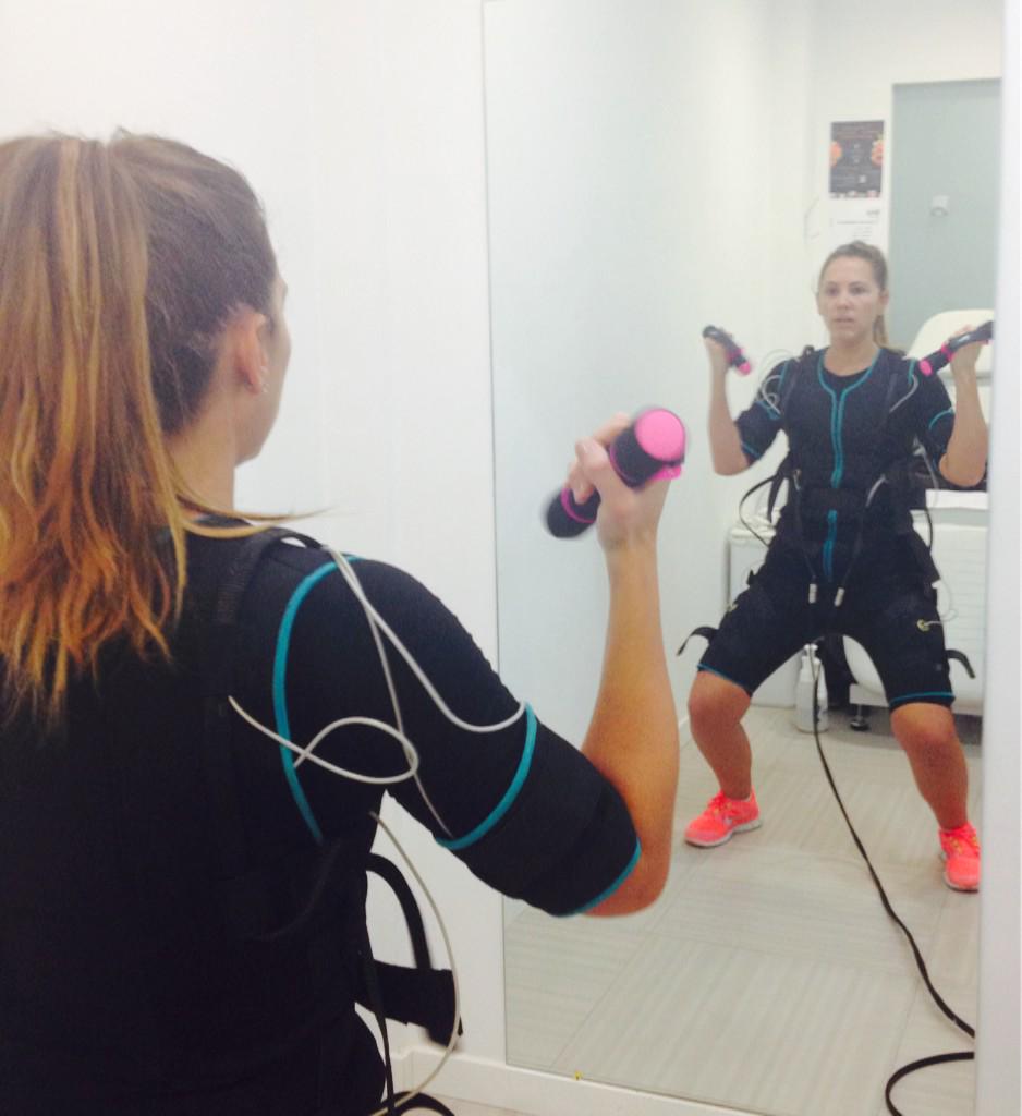 gallegonerea's tweet photo. Ejercitar 350 musculos en 20' #SmartBodyFit #EMS #PersonalTrainer #FitnesLife #Cardio #CentroIlargi #NoPainNoGain 💪 http://t.co/E3nhbbmWXa