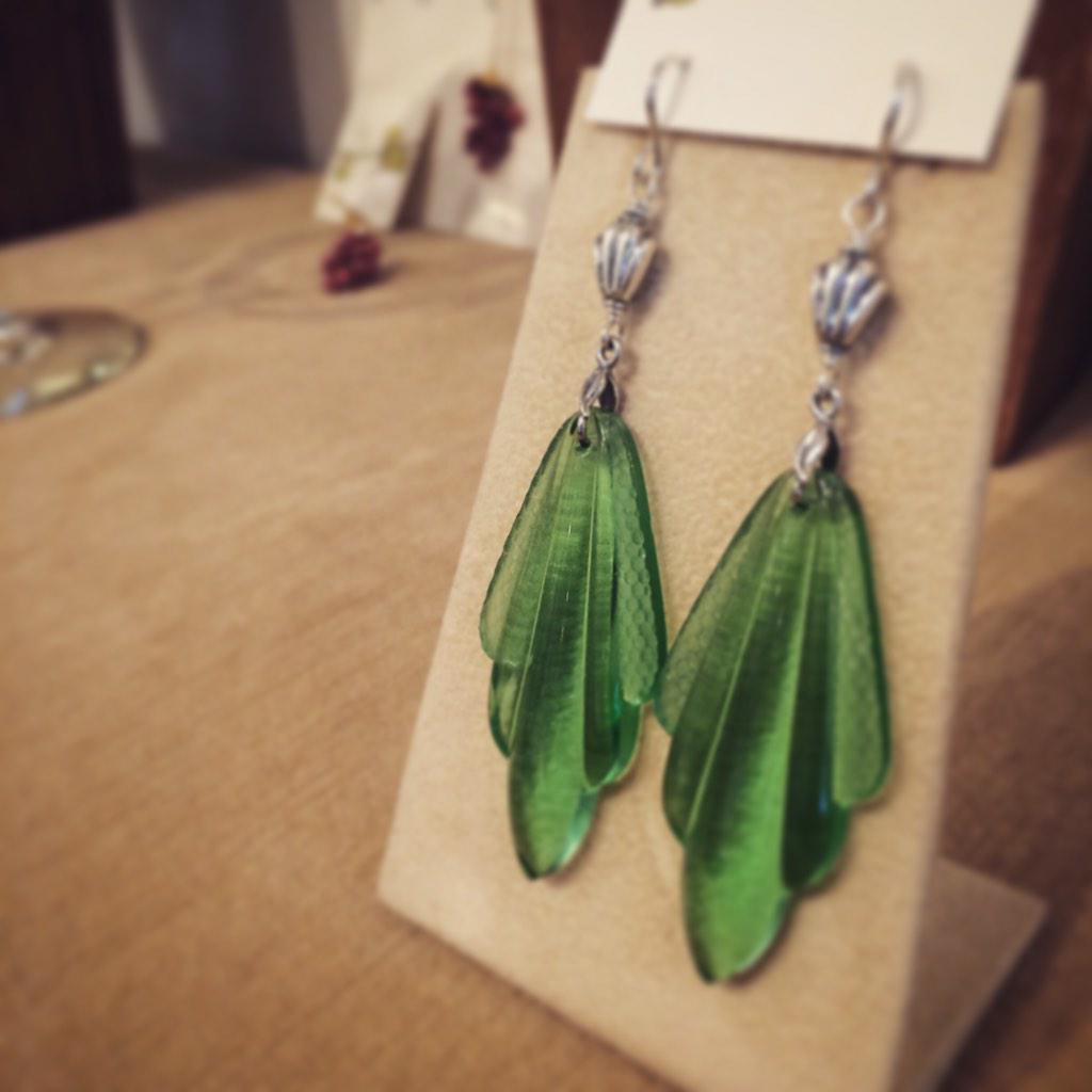 artelements's tweet image. Beautiful new 1920-40's inspired artisan jewelry by Linda Hayes. Reception tonight from 5-7 pm. #valentine #jewelry