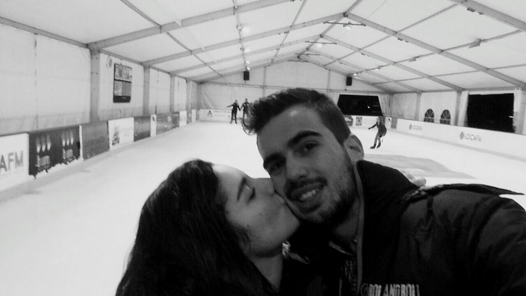 CrisAdrov02's tweet photo. Tengo al mejor del mundo! Gracis per sa sorpresa y per esforçarte en ferme contentaa, te quiero cuki @AngelPoyatos24 http://t.co/EPV0RIEzfS