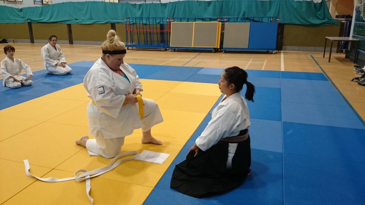 SheffieldJitsu's tweet photo. Great session and a big well done to Lesley Tomlinson! Catching up with her Sons in the ranks! @jitsufoundation http://t.co/gU4g8d6alZ