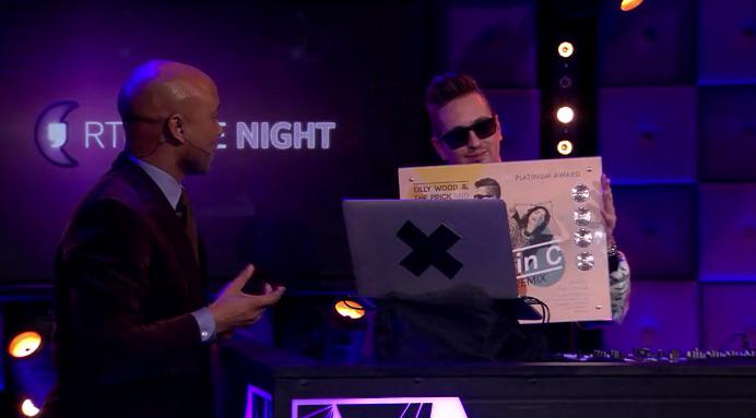 DjRyanWatts's tweet photo. "@RTLLateNight: VIDEO - Vier keer platina voor @robin_schulz http://t.co/6EzJCZ1hT7 #rtlln http://t.co/DrRTXvt0BS" Respect @robin_schulz
