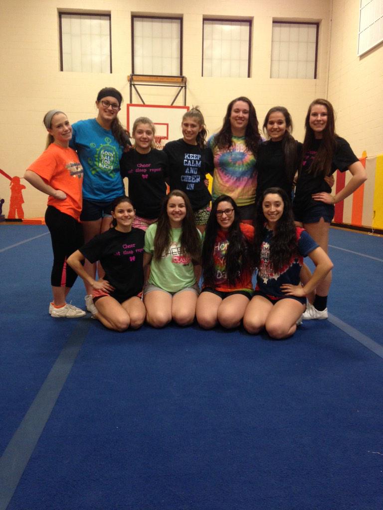 er_cheer's tweet photo. ERVC comes together after preparing for #reachthebeach @EPICBrands #smallvarsity. http://t.co/ASWjxGuGnt