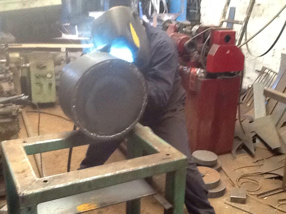 Poligrapas's tweet photo. Fabricación de Poligrapa http://t.co/hSqv1m9nzA