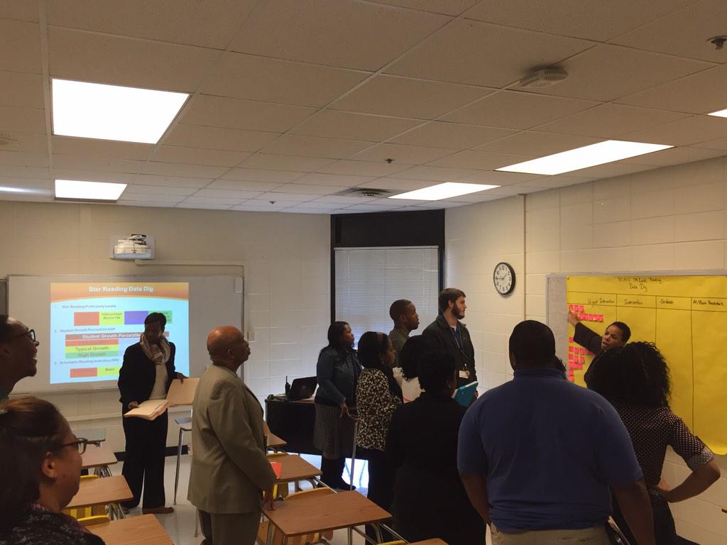 BearCreekMS's tweet photo. Teachers getting into data in a deep Data Dig!@Fennoyd @HeavenlyMont #stardata #kidsgrowing #thisisourstory http://t.co/4Yo8dKHDAz