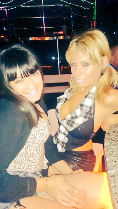 Con mi hermanita peque&ntilde;a en el Malib&uacute;#camarera#gog&oacute;-stripper#mifavorita#Lorena#Elvy#amigasporsiempre#tequiero#