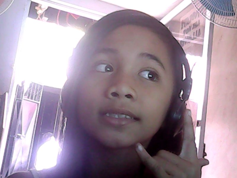 JayanQue's tweet photo. Taking photos with Webcam Toy #webcamtoy http://t.co/7R7T0f6poP
