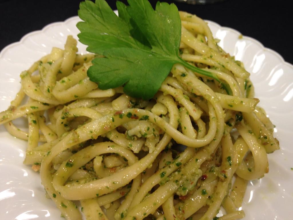 lovemaee's tweet photo. Linguine with Arugula Parmesan Pesto @VomFassHouston #TourOfTuscany #ChefDioronOng #FreshAndBeautiful http://t.co/vlgaAJiKM9
