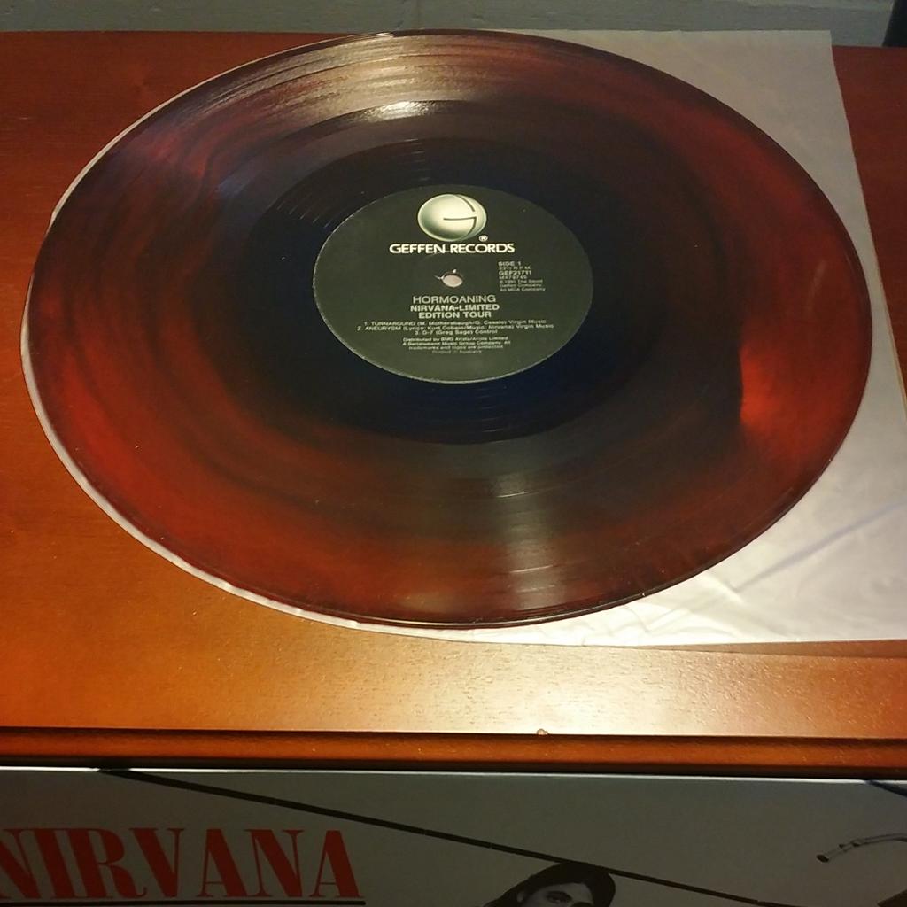 nirvanatribute's tweet photo. From my #nirvana #vinyl collection. 1992 Australian Tour Limited edition Hormoaning record. #nirvanavinyl http://t.co/WV1Sv6rJhT