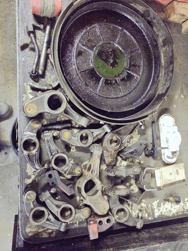 CarlinJon's tweet image. I&apos;m messing around with a bunch of things at the shop #HelpingHand #iTool #Makingdopeart