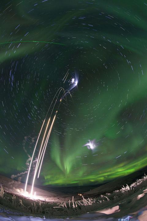 PopMech's tweet photo. These 20 astonishing space photos will blow your mind http://t.co/pUHbfZXJ4r http://t.co/FLGZbYuHaR