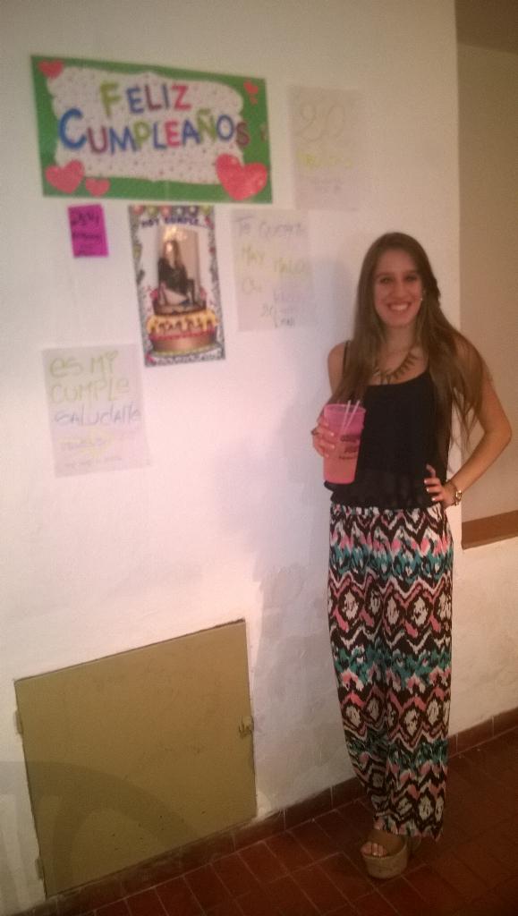 maykajacob's tweet photo. Feliz cumpleeeeeee amigaaaaaaaaa!!! 20 años yaaa.. Sos una viejaaaaa!! Jajaja teee quierooo muchooo... 😃 http://t.co/gZ2kYespB4
