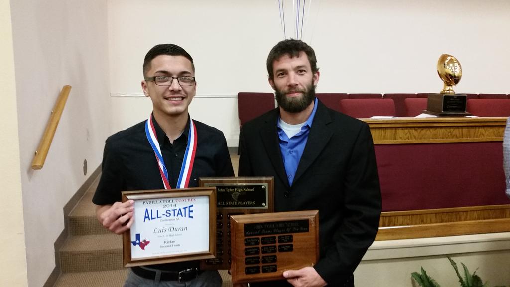 TylerLionsFB's tweet photo. 14-15 #JTUF Banquet
#LuisDuran #CoachFriend
#MVPSpecialTeams http://t.co/lN4E1rxhVZ