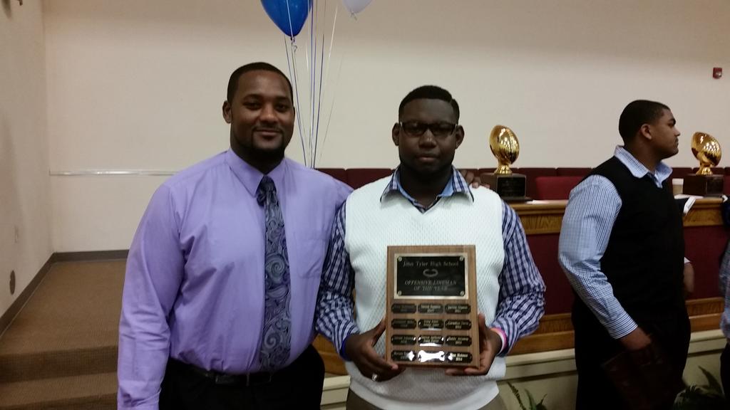 TylerLionsFB's tweet photo. 14-15 #JTUF Banquet
#KenHolmes #CoachGay
#POYOL http://t.co/2R8GRrl2ZR