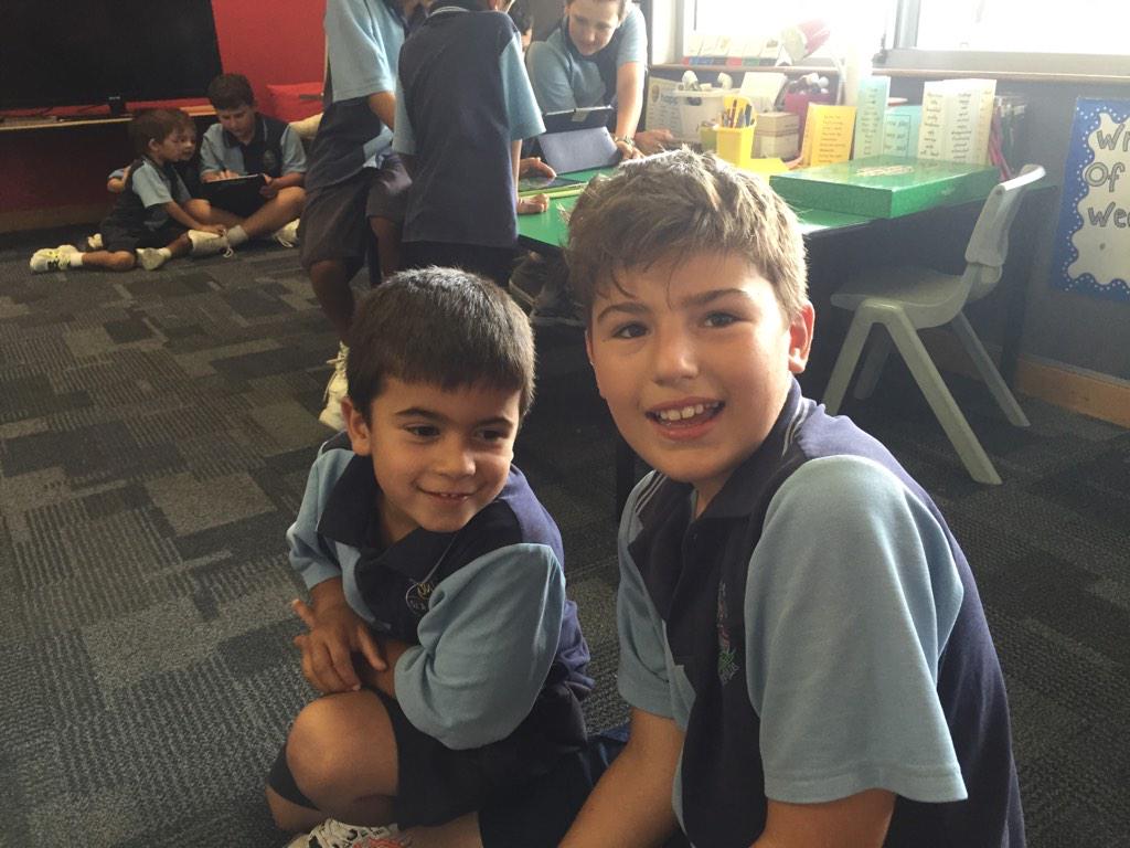 SJSyr5's tweet photo. Spending time with our buddies @SJSkindy #sharing #Togetherness http://t.co/woswkHnFSu