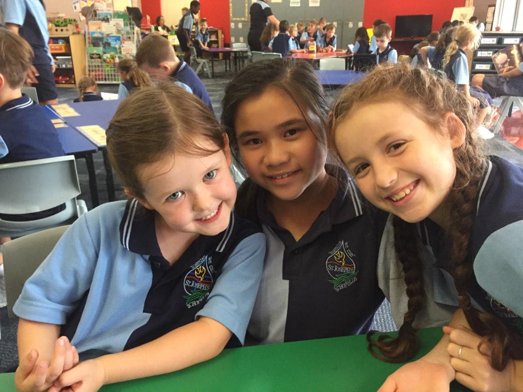 SJSyr5's tweet photo. Spending time with our buddies @SJSkindy #sharing #Togetherness http://t.co/woswkHnFSu