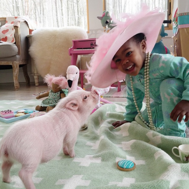 Todaysparent's tweet photo. You've gotta meet Libby &amp; Pearl, like right now --> http://t.co/r1deHyjMnt #TPloves http://t.co/mWJYBAvQrJ