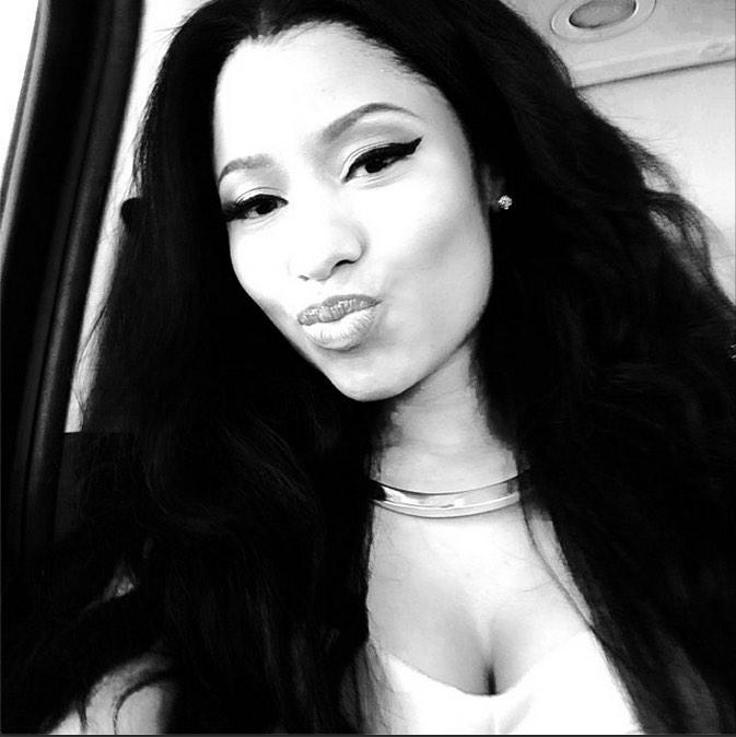 Hello peasants I'm Scarlette the Kings sister who will be Queen, 😏😏 Be prepared 😉 If you want to Rp just ask